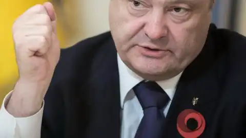 Петр Порошенко: "И сколько бы меня не критиковали за мой мирный план, я со своего курса не сверну". 8 тезисов из речи Президента на торжественном заседании парламента