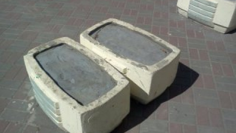 В центре Киева клумбы залили цементом
