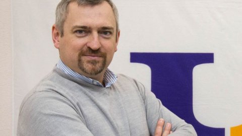 Председатель ИнАУ Александр Федиенк