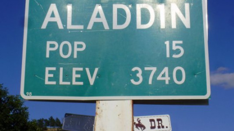 Городок Аладдин в штате Вайоминг (США) Фото: lifeat55mph.blogspot.com