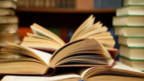 Навіщо російським книгам ліцензії? Письменники і політики про урядову ініціативу.