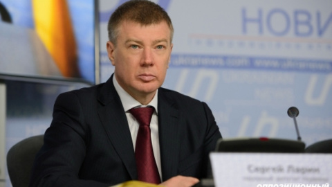Львовские чиновники уже убрали весь мусор и взялись за памятники?
