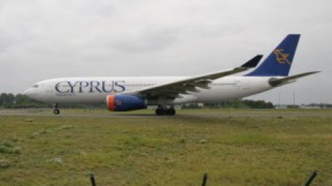 Літак компанії Cyprus Airways.