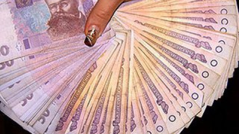 З 1 січня вони зможуть одержувати стипендії щорічно.