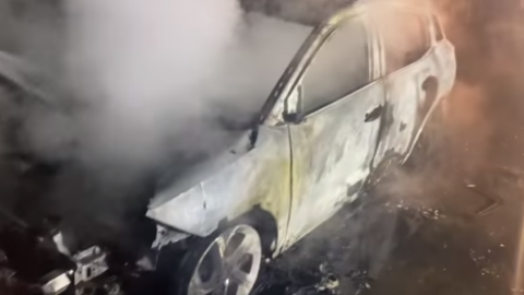 Другий підпал за два роки. У Києві вночі спалили авто політтехнолога Єгорова