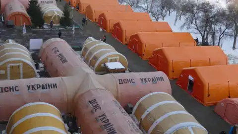 Мобільний госпіталь в Івано-Франківській області. Фото: ДержНС
