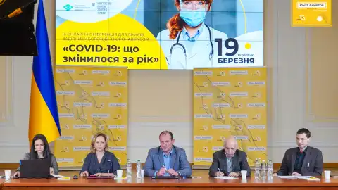 Майже тисяча лікарів пройшли навчання від Фонду Ріната Ахметова в ході онлайн-конференції "COVID-19: що змінилося за рік"