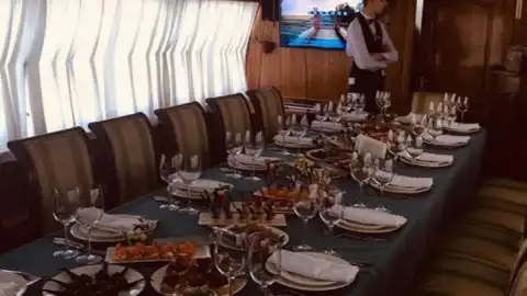 Банкет набсовета "Укрзализныци" на теплоходе "Хвыля". Фото: Facebook