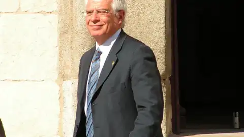Russia becoming more and more isolated and is losing the war – Borrell