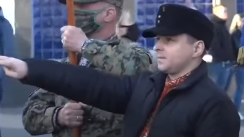 Марш на честь СС "Галичина". Поліція склала протокол на чоловіка, який використовував нацистське вітання
