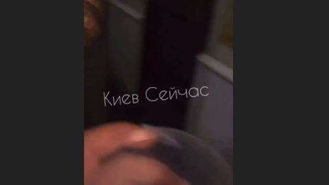 В Киеве девушки выпивали, курили и задували свечи в церкви