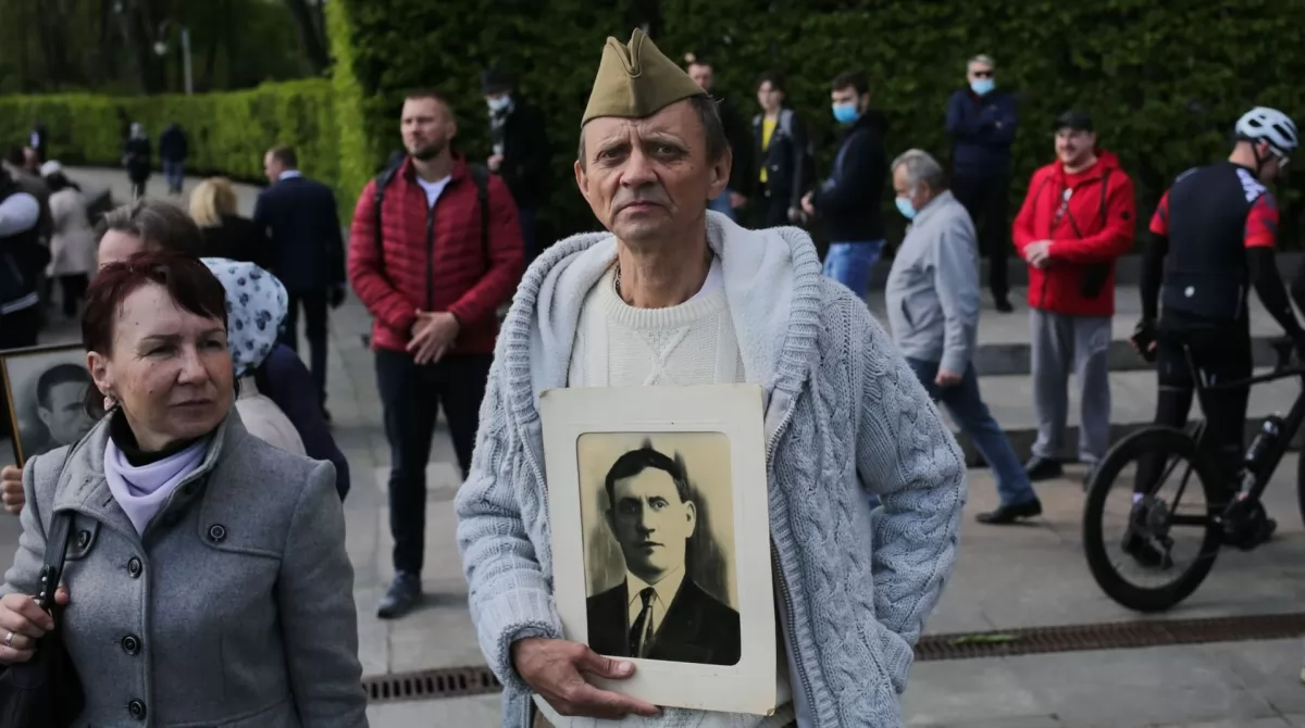 Акция памяти ветеранов Второй мировой войны в Парке Вечной Славы. Фото: Анастасия Власова/hromadske Акция памяти ветеранов Второй мировой войны в Парке Вечной Славы. Фото: Анастасия Власова/hromadske