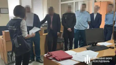 ДБР ліквідувало схему із заниження митної вартості авто Фото: ДБР