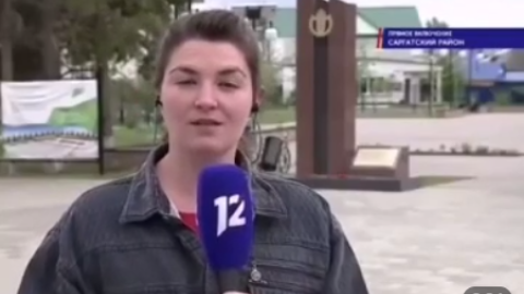 В России бабушка прогнала журналистку, которая вела прямой эфир у больницы