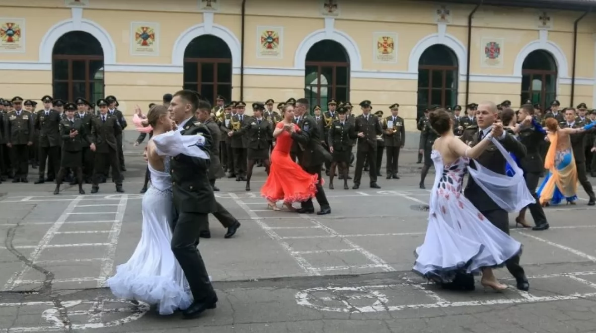 Прощальный вальс. Фото: Армияинформ