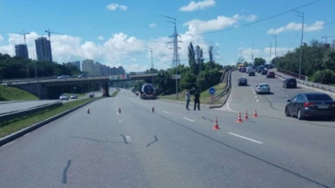 В Киеве на Южном мосту ограничили движение из-за утечки газа