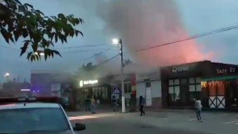 На Софиевской Борщаговке загорелся ресторан и павильоны