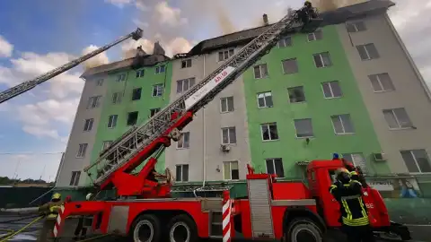 Пожежа в Білогородці під Києвом. Фото: Twitter/ZelenskyyUa