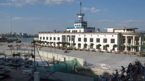 Речной вокзал в Киеве. Фото: klymenko.in.ua