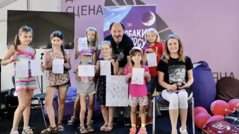 Новую детскую книгу "Все собаки из космоса" представила на Книжном Арсенале украинская журналистка