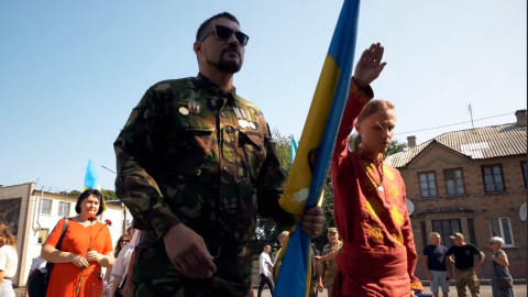 Зіга пам'ятної церемонії в Лисичанську. Скріншот відео.