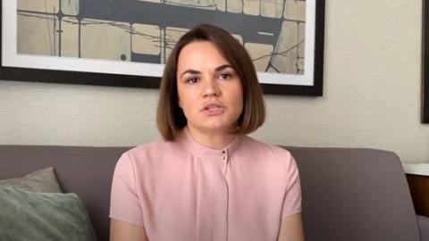 Екскандидат у президенти Білорусі Тихановська розповіла про зустріч із Байденом. Він пригостив її печивом