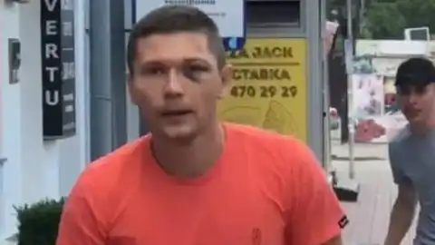 Співробітник УДО, який напав на танцюриста Наді Дорофєєвої. Скріншот відео: Telegram/PavlovskyNews