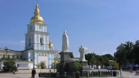Джамала, Вакарчук и Жадан выступят по случаю 30-й годовщины Дня Независимости на Михайловской площади в Киеве