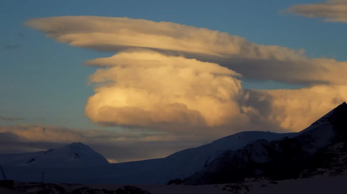 Небо над Антарктикой. Фото: facebook.com/AntarcticCenter
