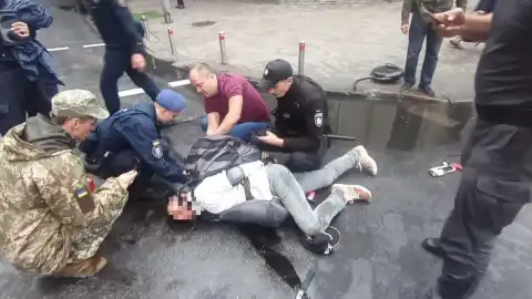 Бросивший в Офис омбудсмена в Киеве взрывную смесь злоумышленник задержан, - Денисова