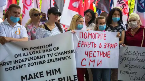 Протестующие журналисты. Фото: 112ua.tv