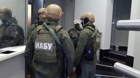 NABU carried out searches. Photo by izvestia.kiev.ua.