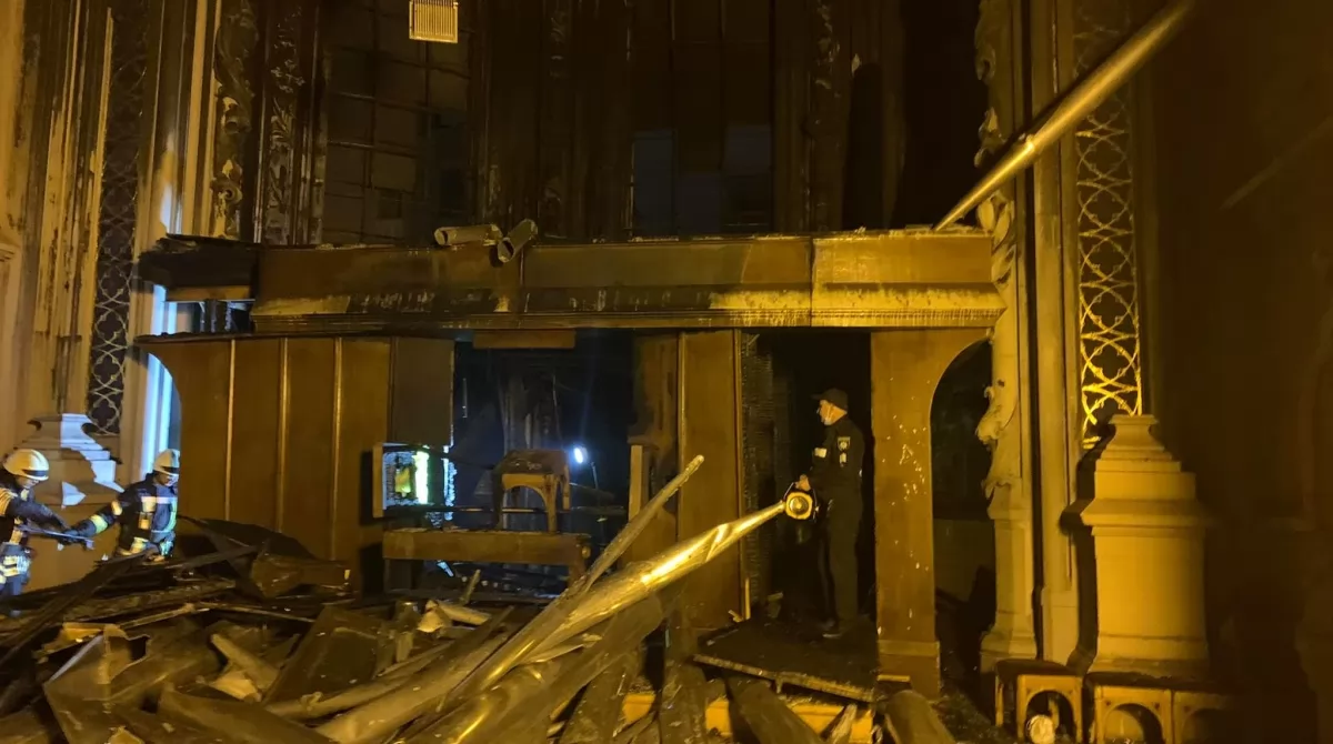 Пожар в костеле Святого Николая в Киеве. Фото: Facebook/Парафія костелу св Миколая у Києві Пожар в костеле Святого Николая в Киеве. Фото: Facebook/Парафія костелу св Миколая у Києві