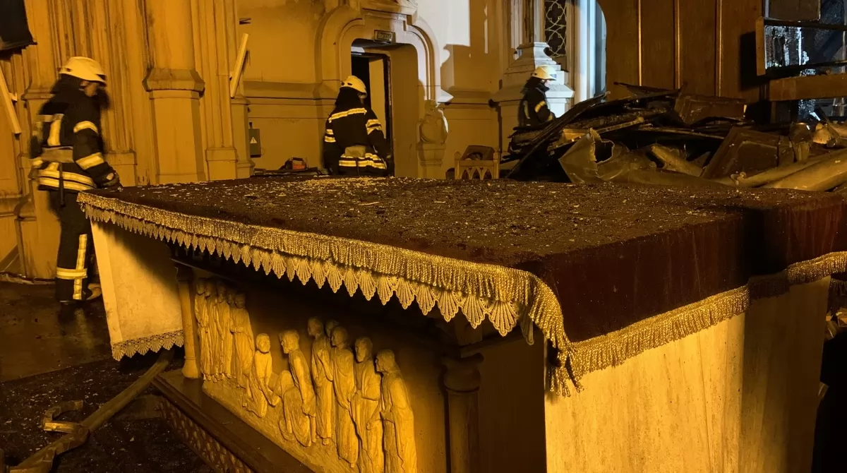 Последствия пожара в костеле. Фото: Facebook/Парафія костелу св Миколая у Києві Последствия пожара в костеле. Фото: Facebook/Парафія костелу св Миколая у Києві