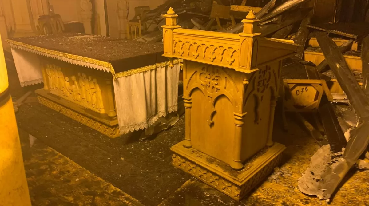 Последствия пожара в костеле Святого Николая в Киеве. Фото: Facebook/Парафія костелу св Миколая у Києві Последствия пожара в костеле Святого Николая в Киеве. Фото: Facebook/Парафія костелу св Миколая у Києві