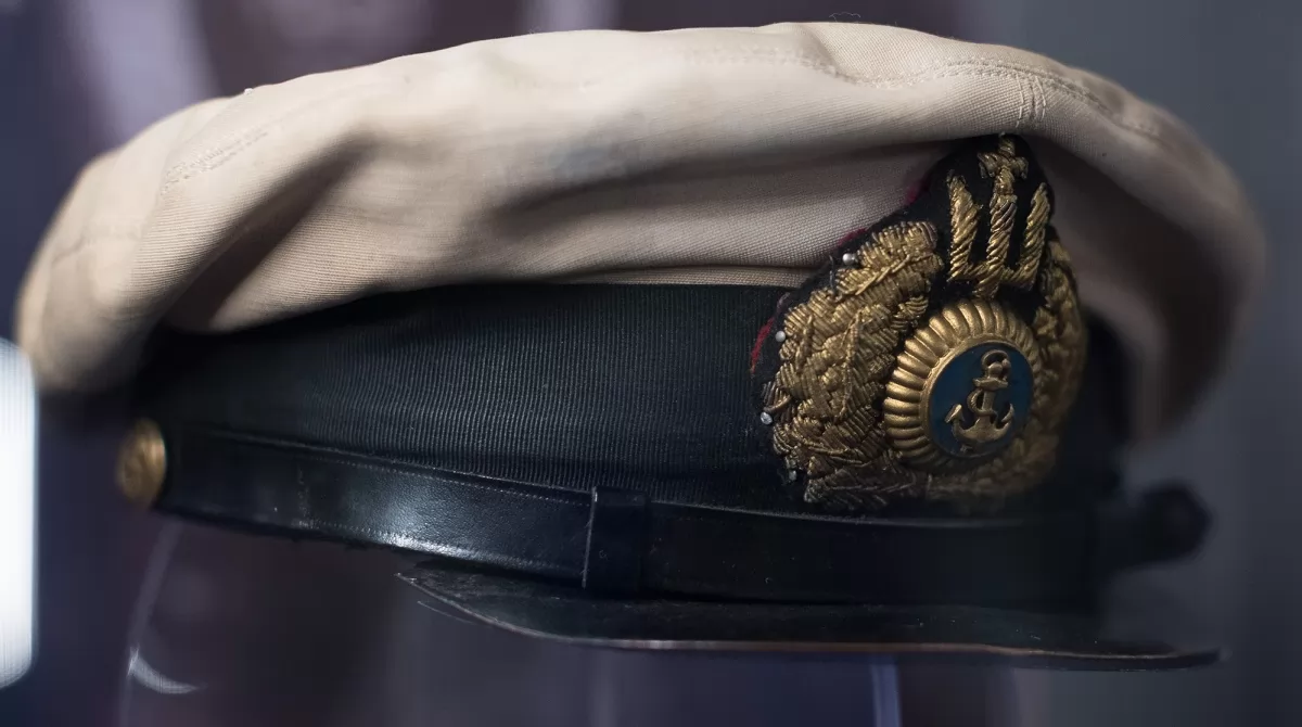 Морская фуражка капитан-лейтенанта Святослава Шрамченко. 1918 год. Украинская Свободная Академия Наук в США Морская фуражка капитан-лейтенанта Святослава Шрамченко. 1918 год. Украинская Свободная Академия Наук в США