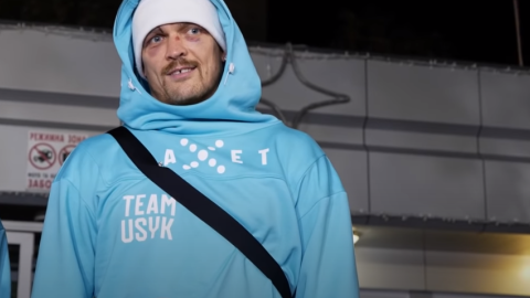 Усик повернувся в Україну. Скріншот трансляції