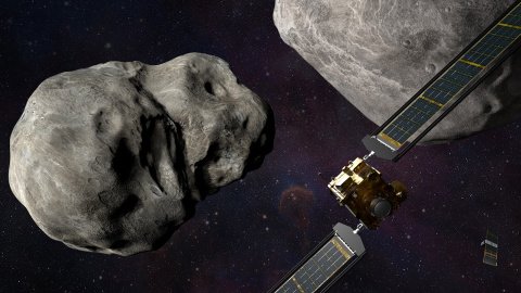 Аппараты DART и LICIACube возле астероида Димдим. Фото: NASA