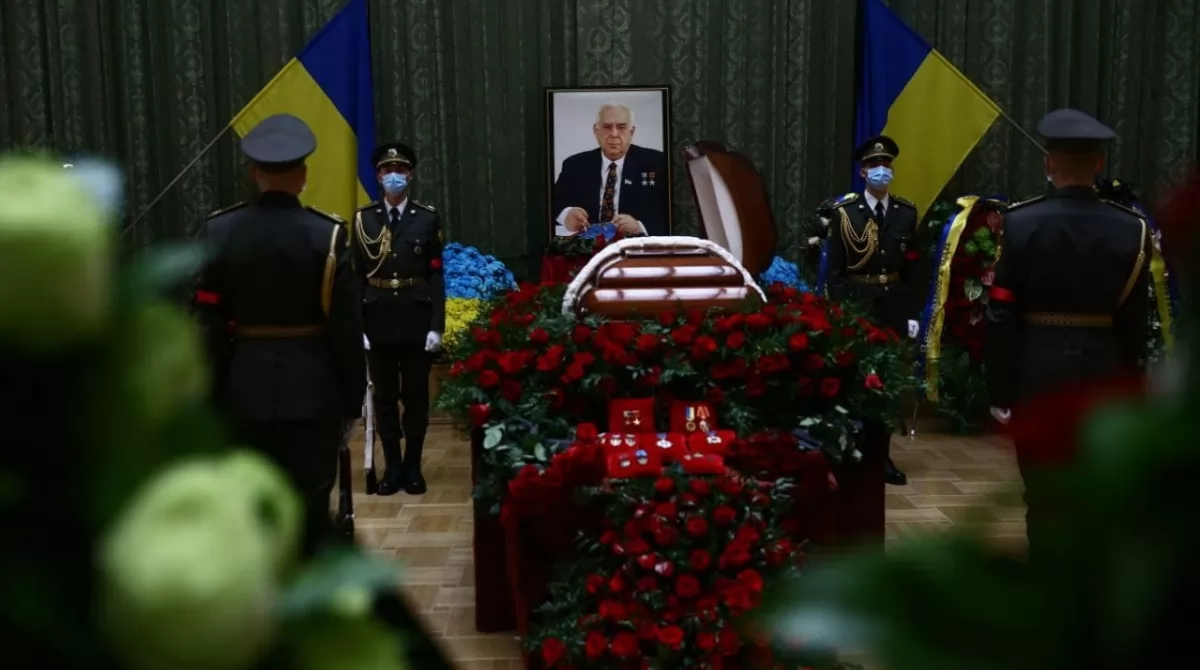 Прощание с Ефимом Звягильским в Киеве. Фото: 
