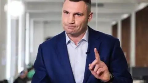 Уволенный еще в начале ноября заместитель Кличко Густелев продолжает получать зарплату