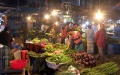 In the agricultural market in Bangladesh. Photo by Xinhua. 