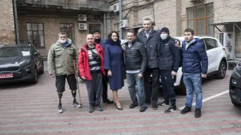 Кличко вручил ключи от автомобилей ветеранам АТО/ООС. Фото: kyivcity.gov.ua