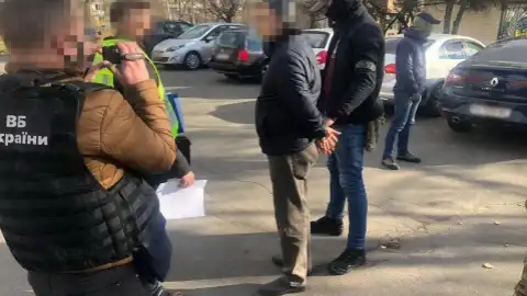 Чоловік видавав себе за співробітника СБУ. Фото:СБУ