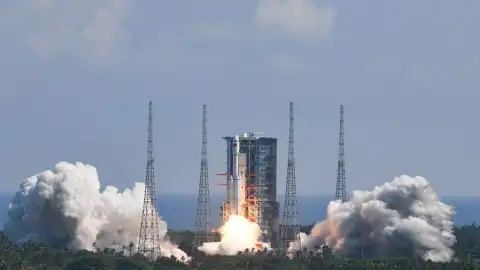 The Long March-7 Y4 rocket, carrying Tianzhou-3, blasts off from the Wenchang Spacecraft Launch Site in south China's Hainan Province, Sept. 20, 2021. Photo by Xinhua/Yang Guanyu.