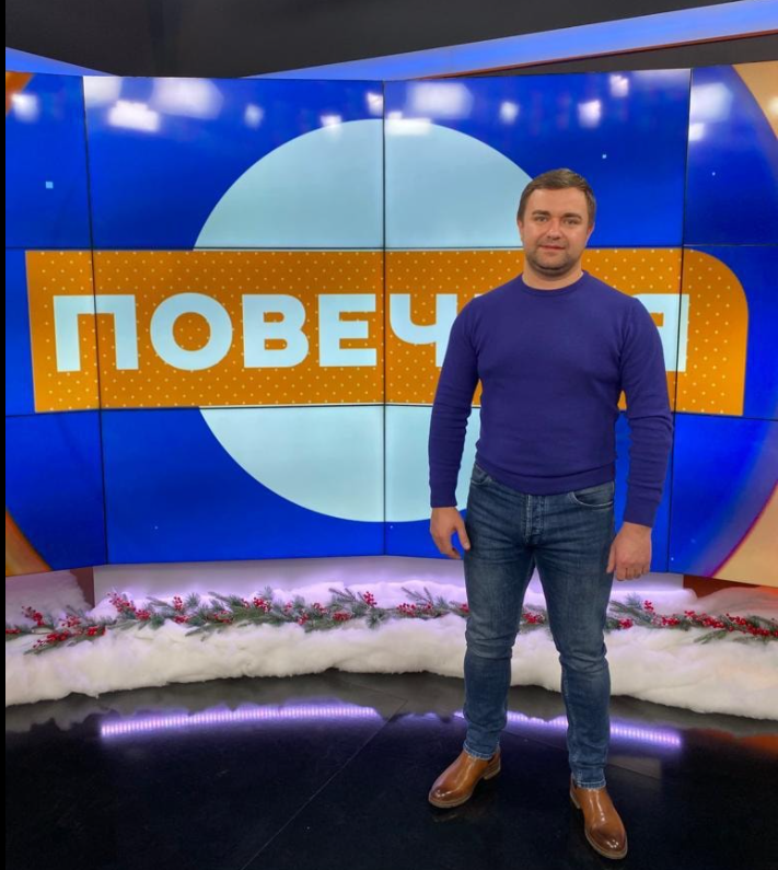 Ковалев в студии своего телеканала. Фото: Фейсбук/Алексей Ковалев