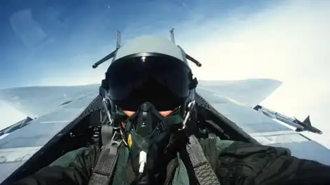 Военный летчик. Источник фото: poprofessii.in.ua