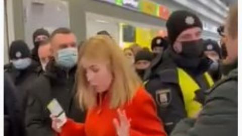 Депутати "Голосу" Рудик і Костенко зустрічають Порошенка