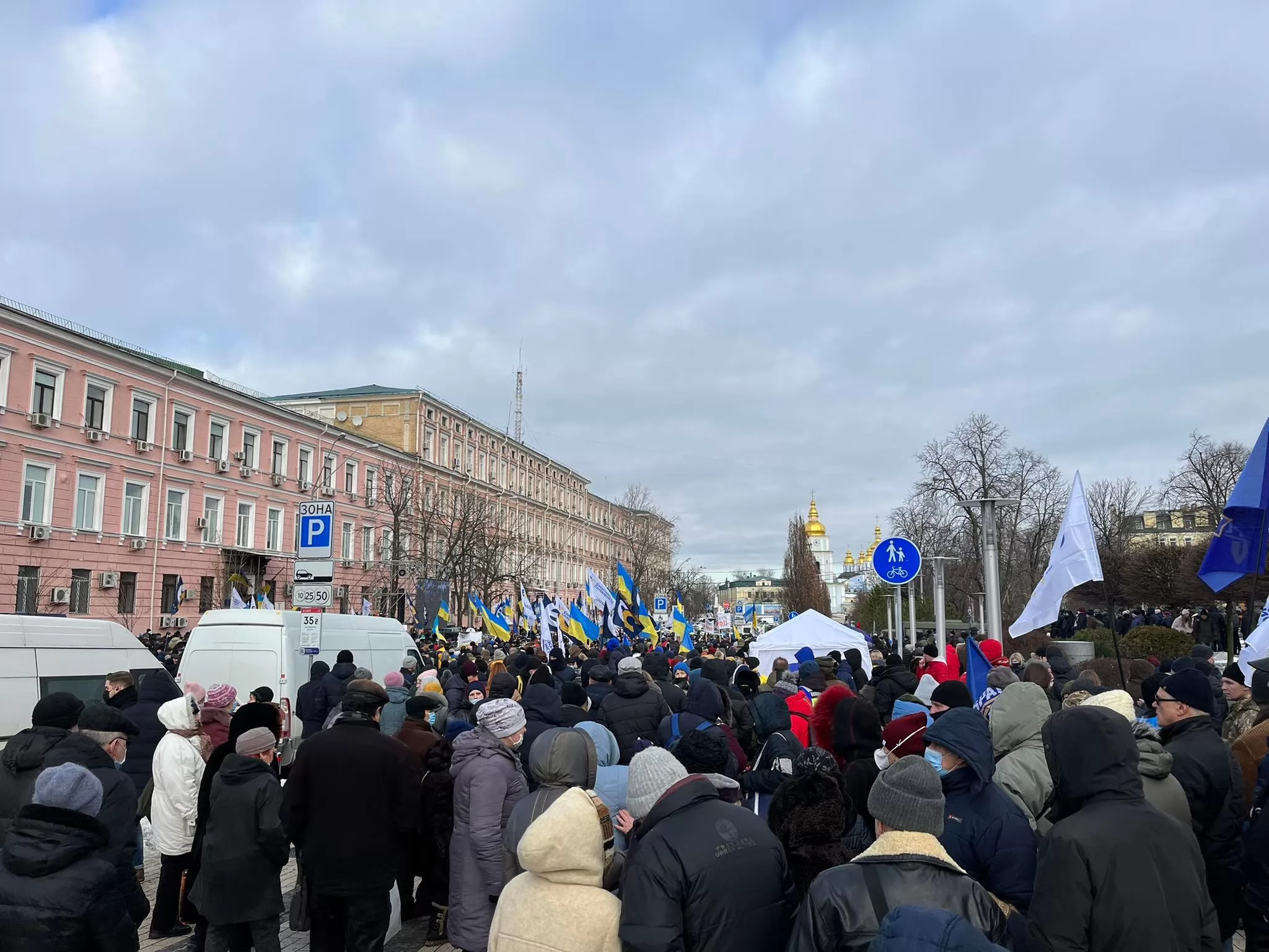 Митинг сторонников Порошенко. Фото: Українські Новини Митинг сторонников Порошенко. Фото: Українські Новини