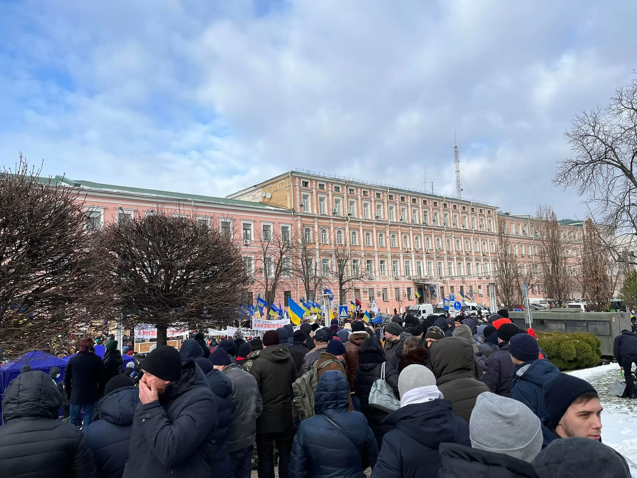 Митинг сторонников Порошенко под Печерским судом Киева. Фото: Українські Новини