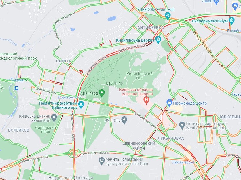 В пятницу вечером улице Елены Тилиги в Киеве парализована крупной пробкой. Фото: Google Maps